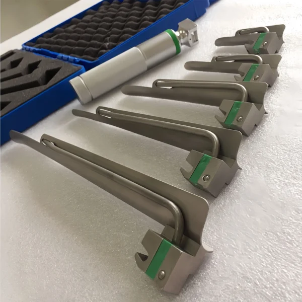 Vet Laryngoscope (3) Vet Laryngoscope - Staright Blade